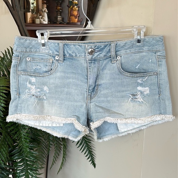 American Eagle Outfitters Shortie Jean Shorts Stretch Faded Blue Distressed - Picture 1 of 15